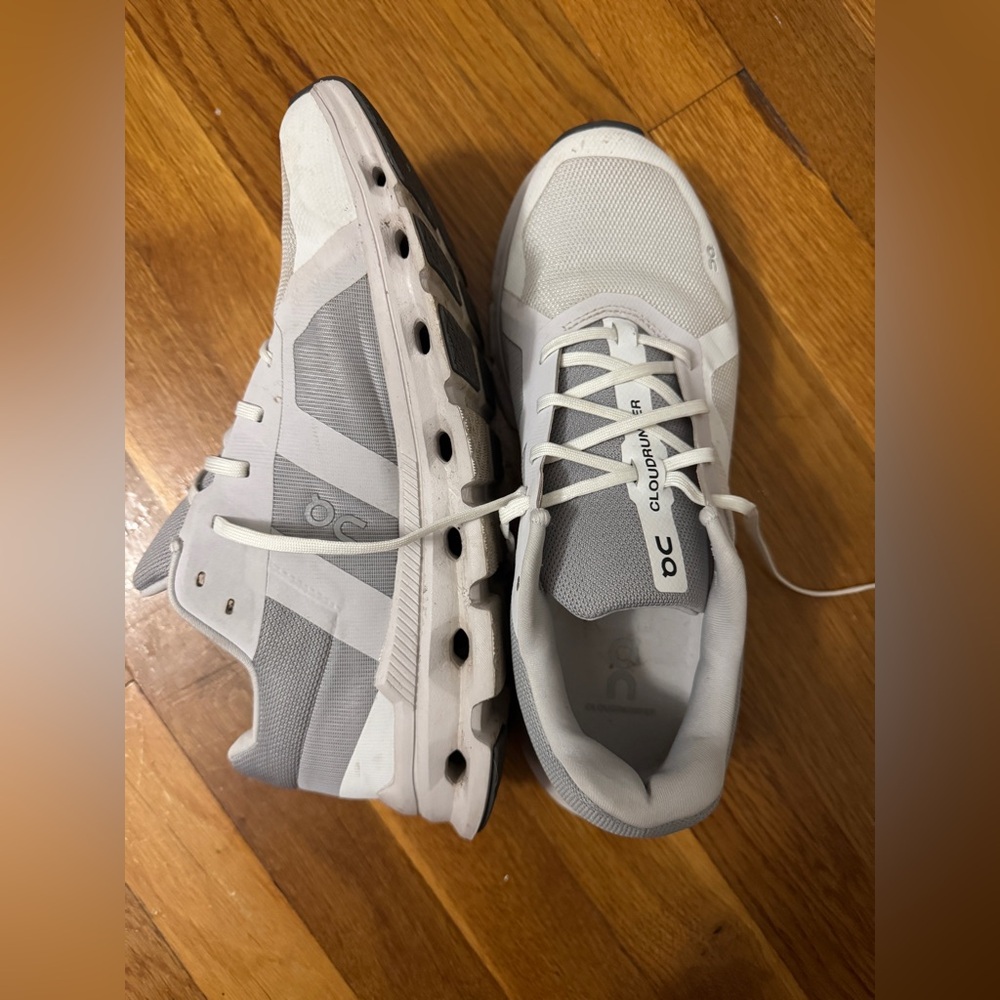 ON Women's Cloudrunner Sneakers, White/Frost, 9.5